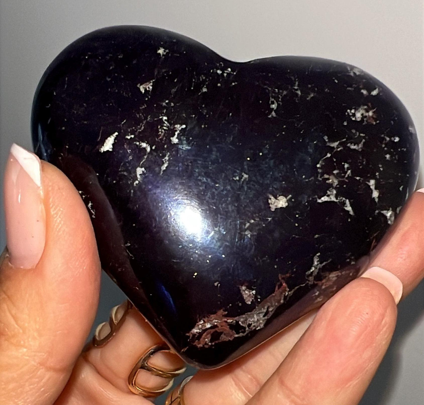 Heart Shaped Polished Covellite Crystal: 168 Gr, Peru