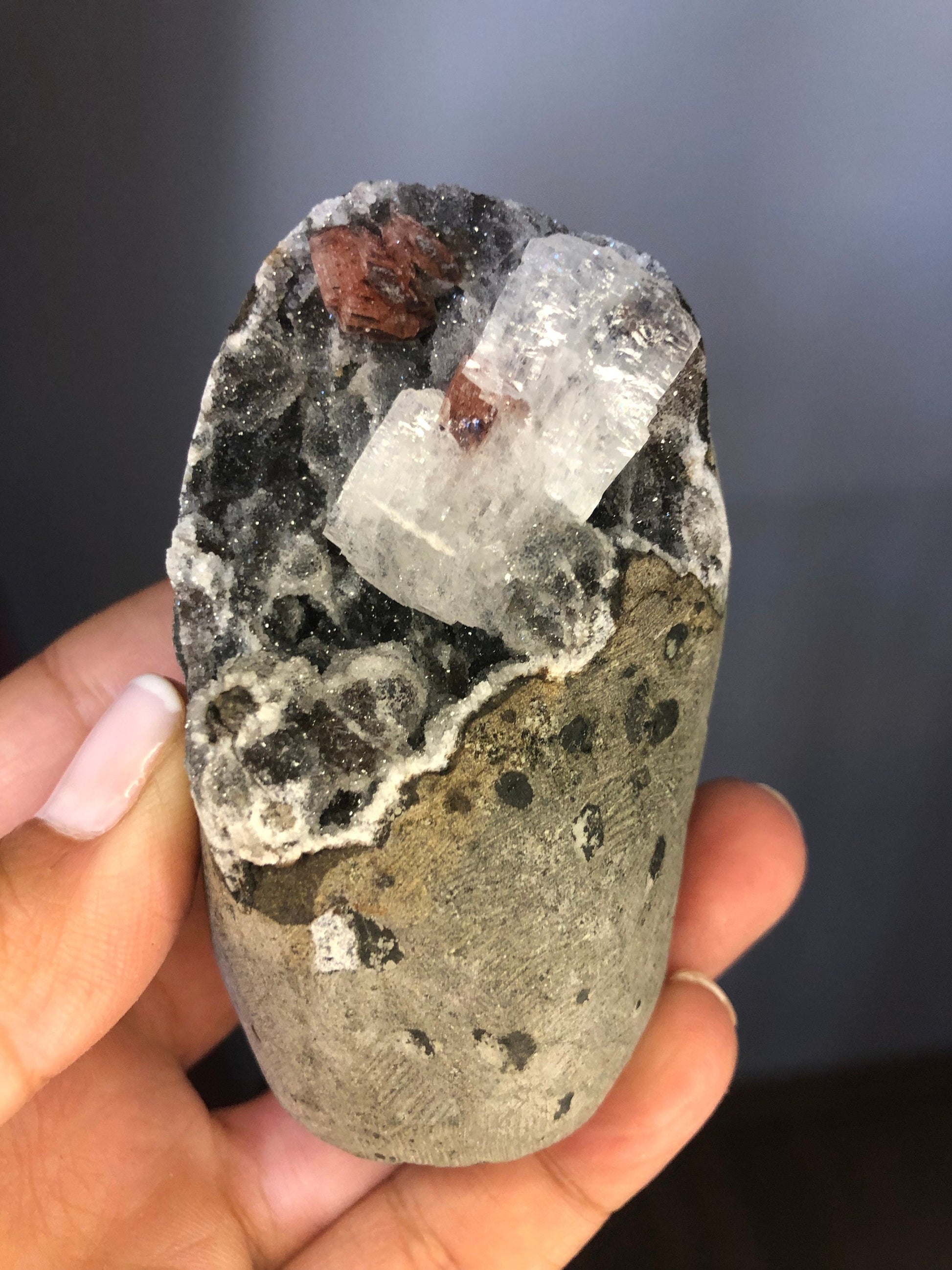 Amazing!Druzy Black Galaxy with Apophyllite and Heulandite Geode