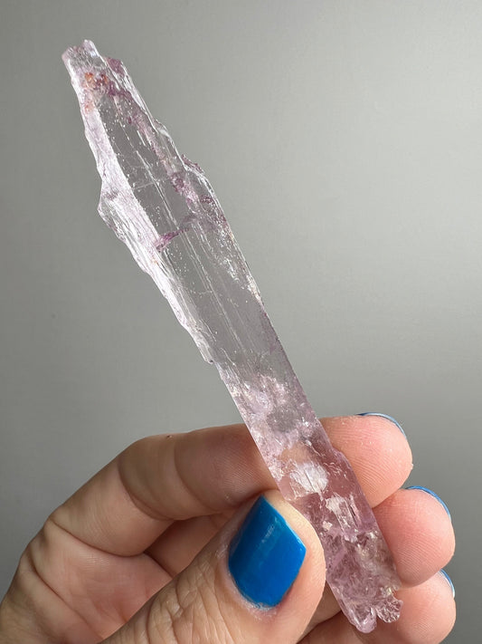 Gemmy Kunzite Crystal From Brasil , Pink Kunzite Crystal