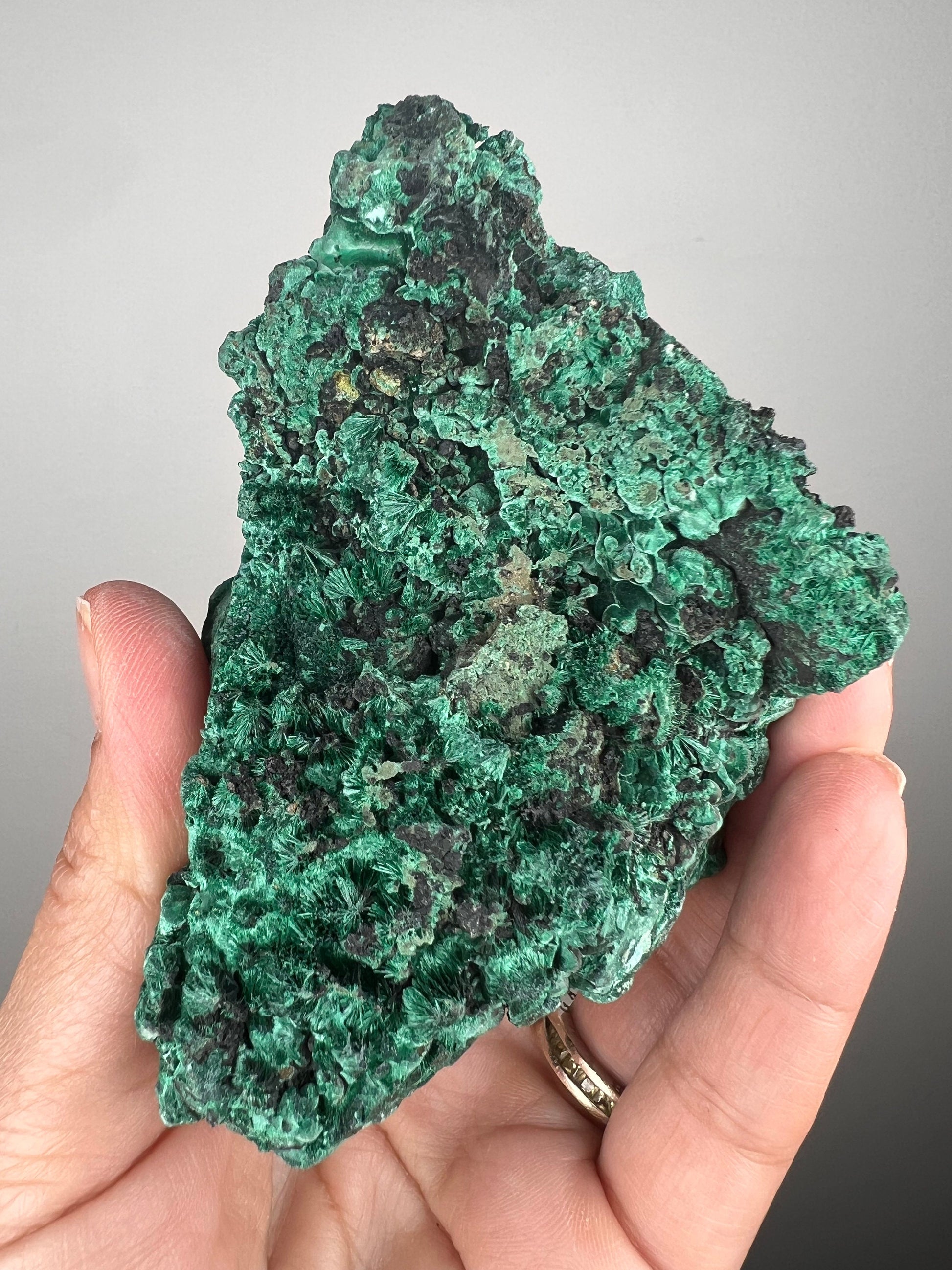 Amazing Velvety Green Color!Fibrous Malachite Mineral Specimen,Malachite Specimen