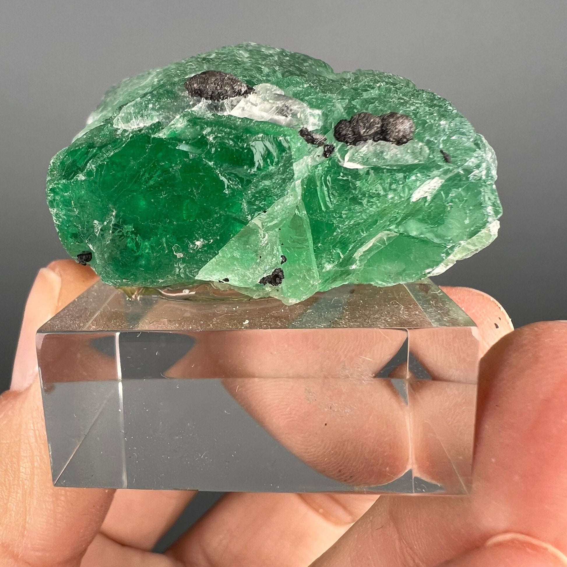 Stunning!Green Emerald Fluorite Mineral Specimen, Stone of Heart Chakra