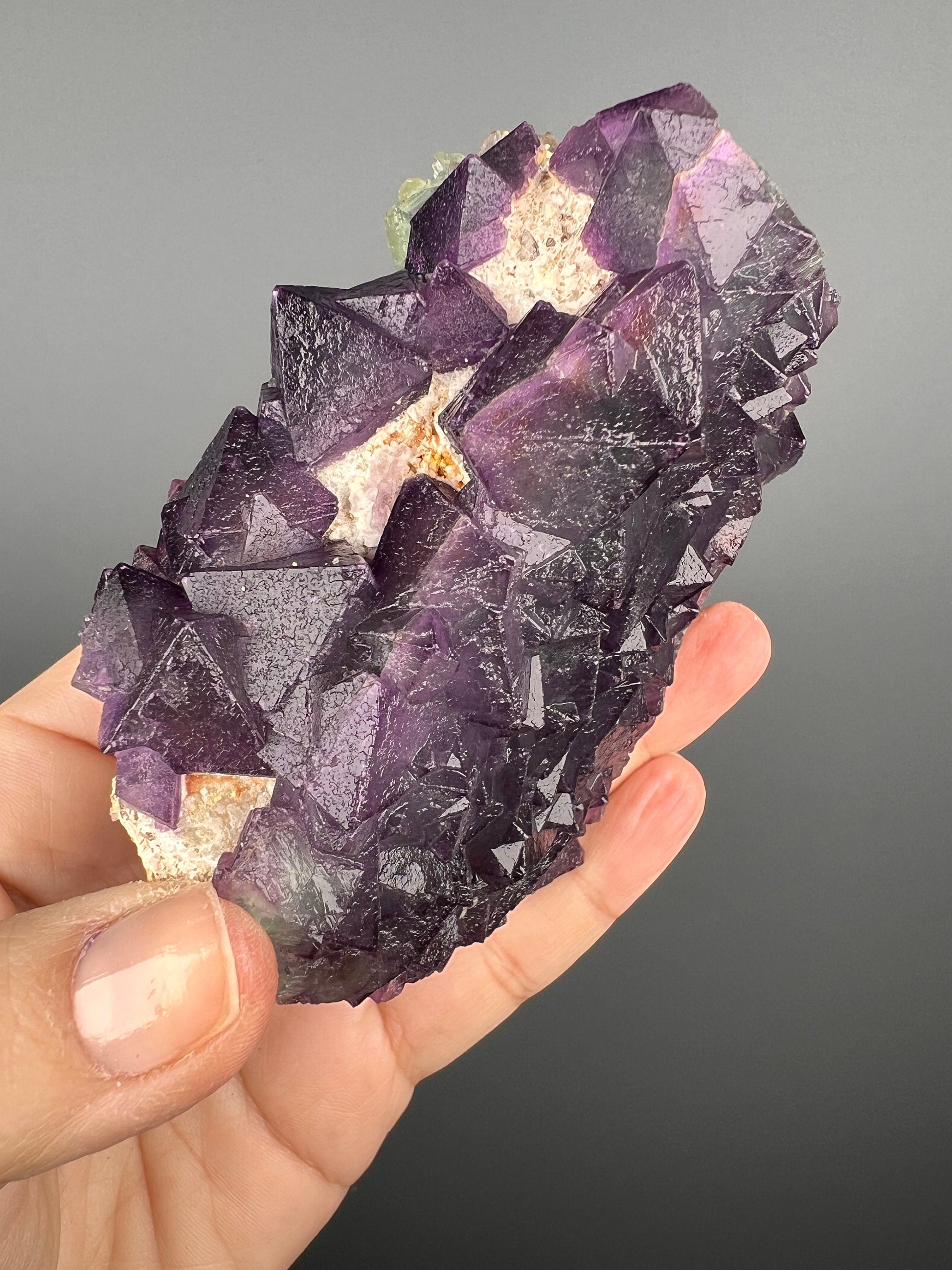 Amazing Color and Amazing Crystal Pattern ! Bi-Color Fluorite Crystal Specimen