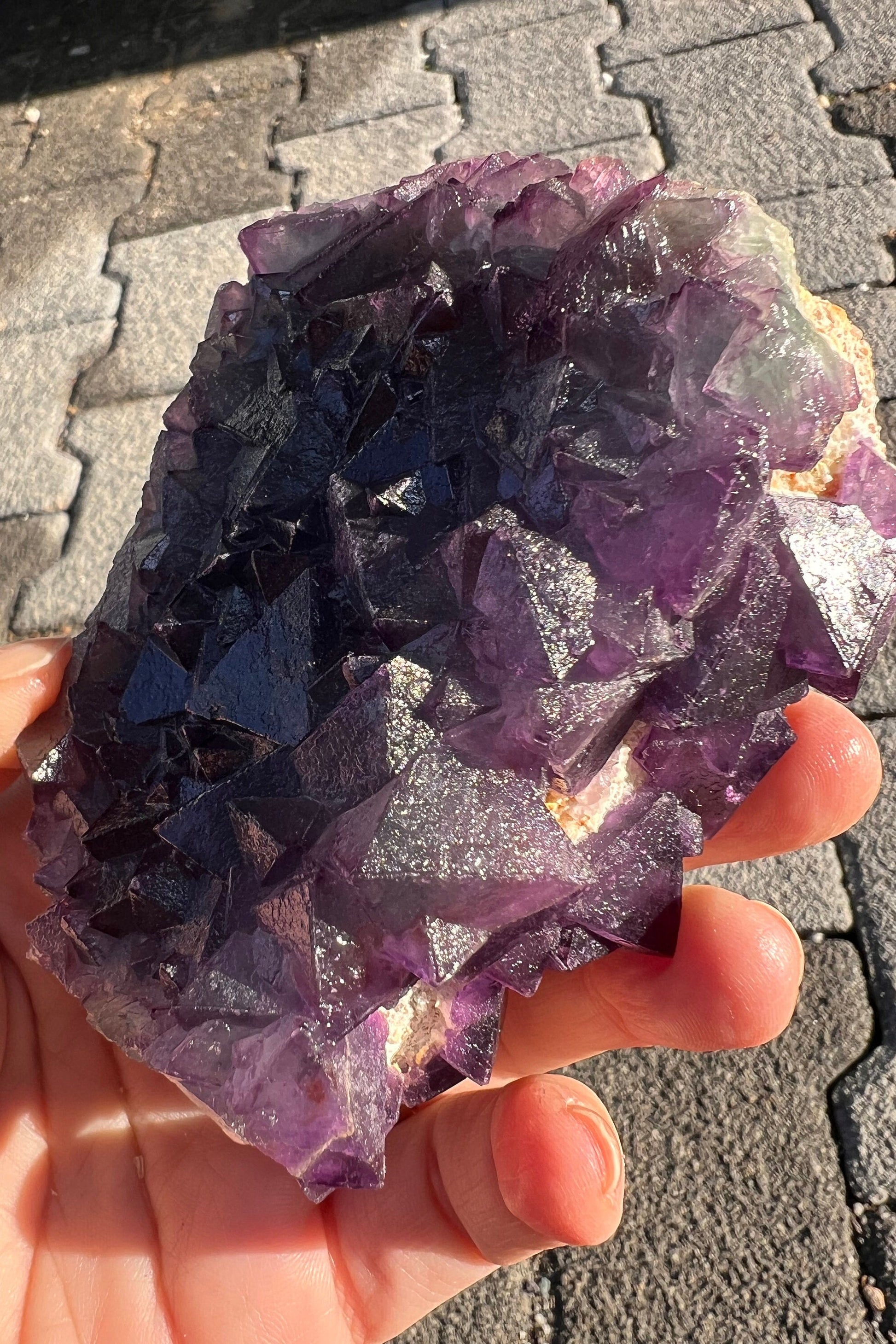 Amazing Color and Amazing Crystal Pattern ! Bi-Color Fluorite Crystal Specimen