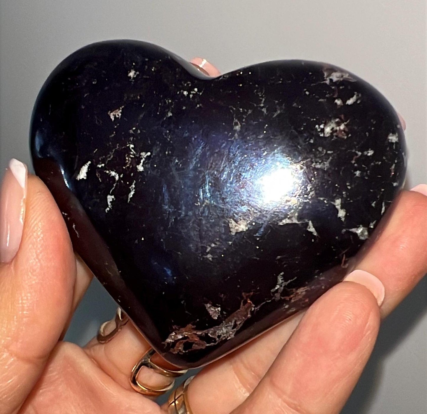 Heart Shaped Polished Covellite Crystal: 168 Gr, Peru