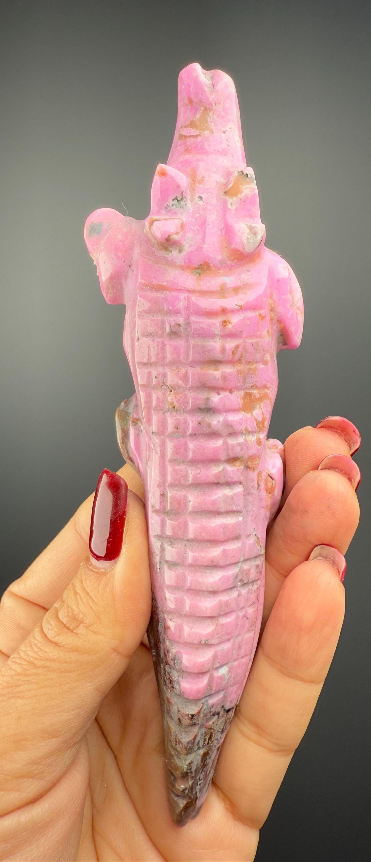 Cobalto Calcite Hand Carved Alligator Statue