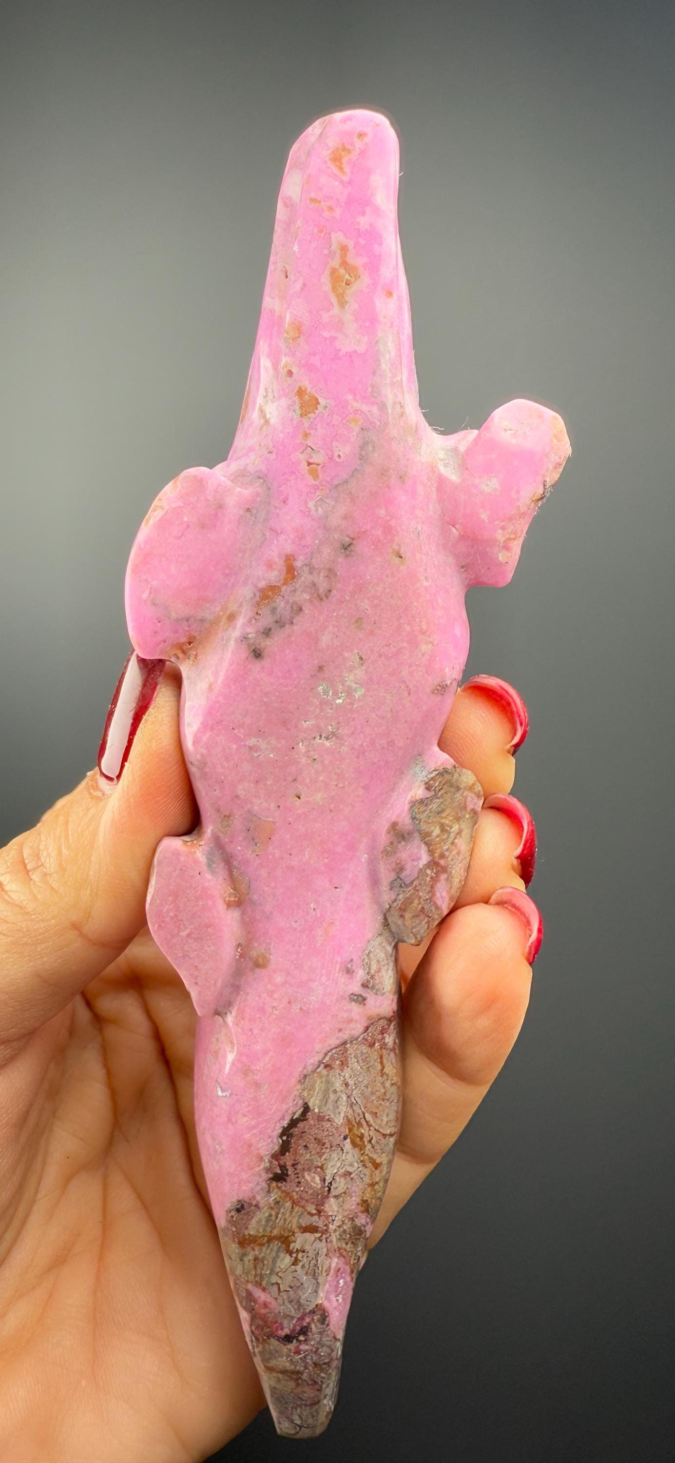 Cobalto Calcite Hand Carved Alligator Statue