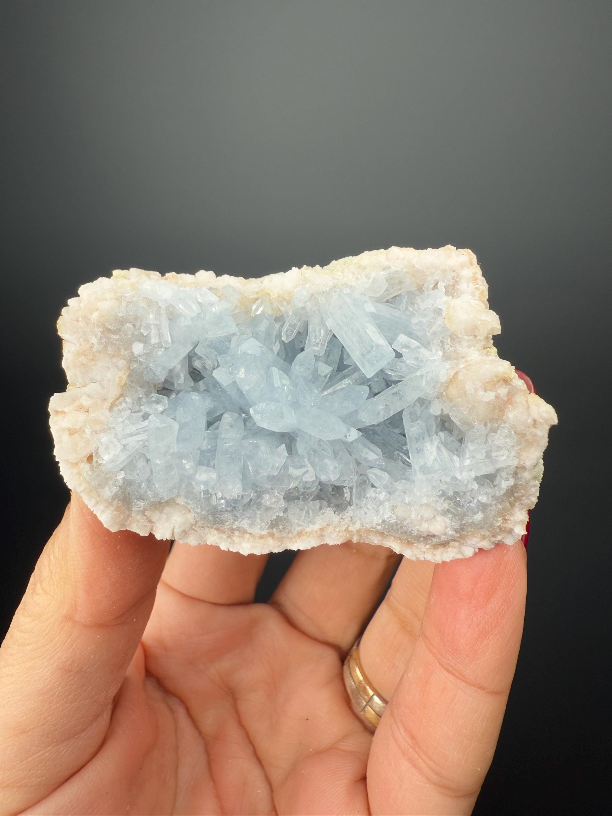 Excellent ! Sky Blue Celestite (Celestine) Crystal