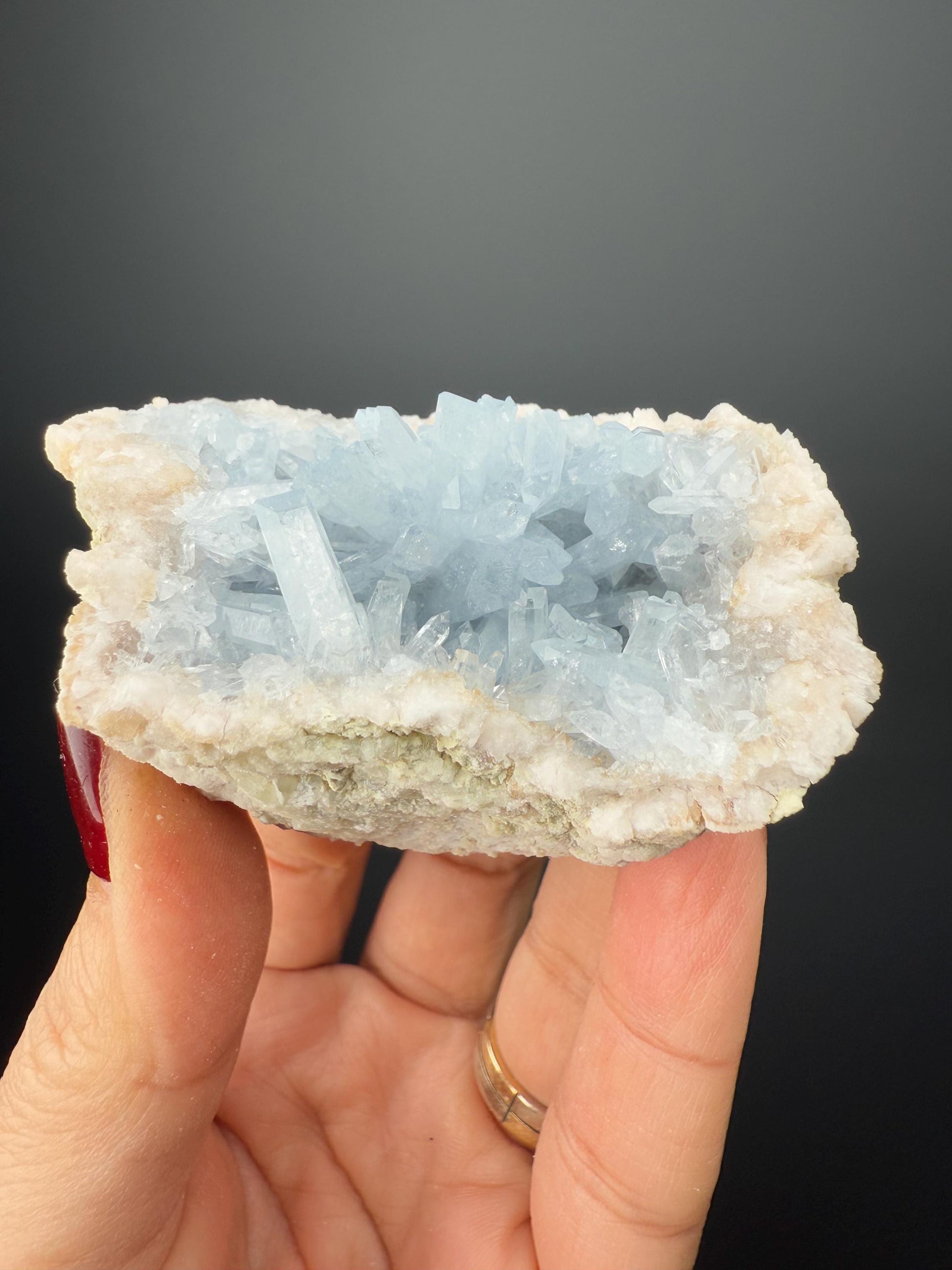 Excellent ! Sky Blue Celestite (Celestine) Crystal