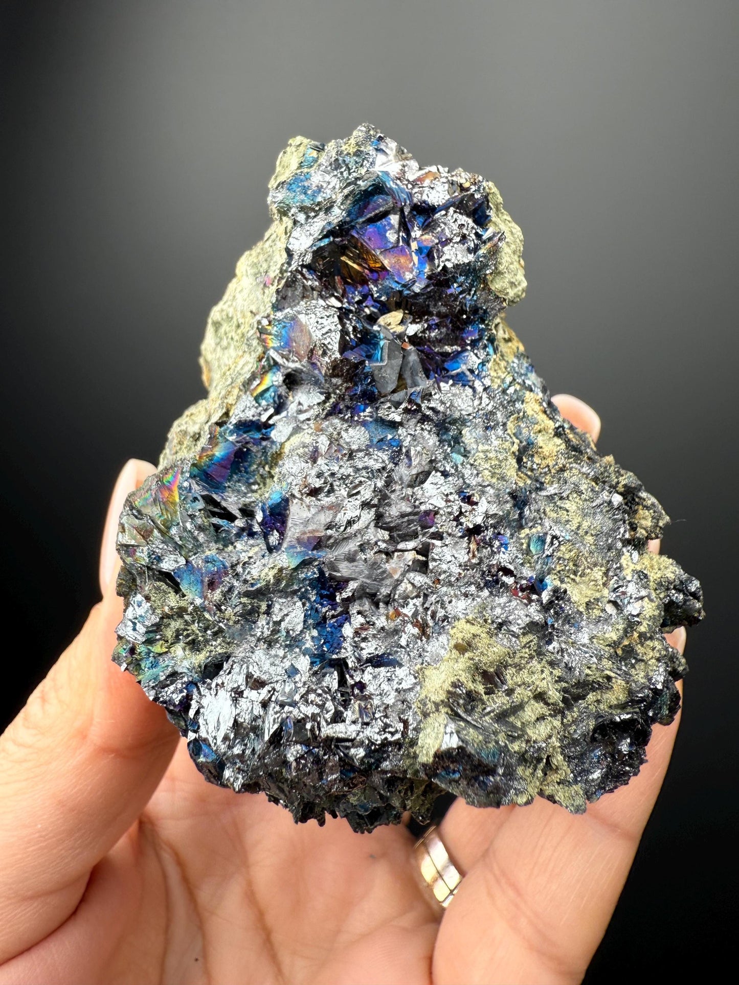 All Natural Irısdecent Colors! Hematite Specimen From Italy