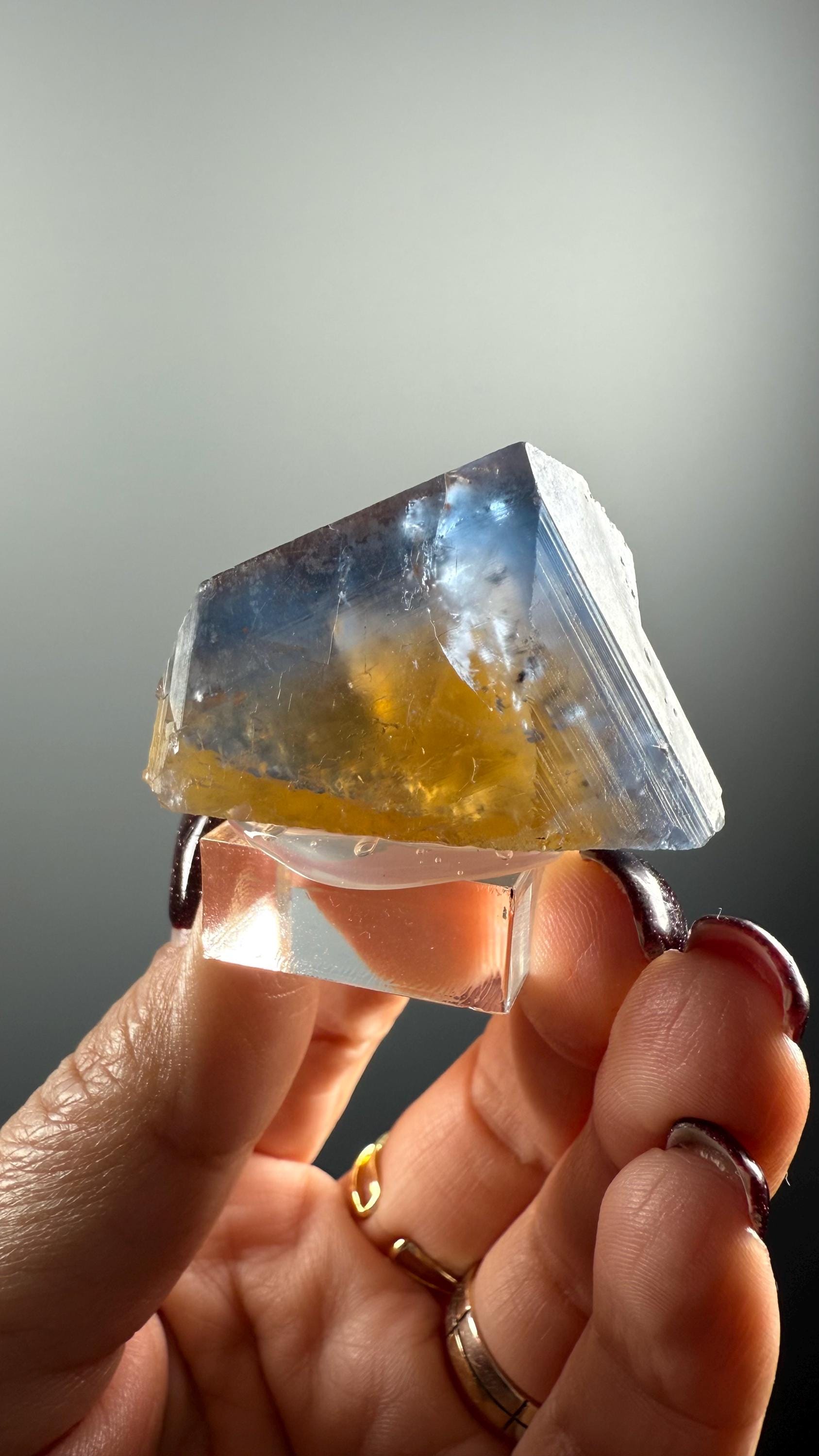 Amazing ! Fluorite Crystal Mineral Specimen from France