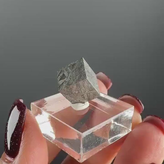 Muonionalusta Meteorite Cube