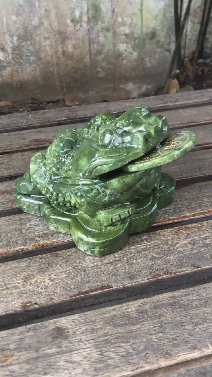 Wealth and Prosperity!Big Size!lLovely Green Jade Money Frog, Jade Money Frog Sculpture,Jade Money Toad