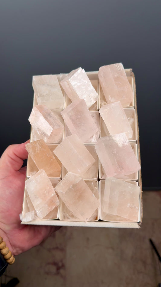Pink Optical Calcite Lote